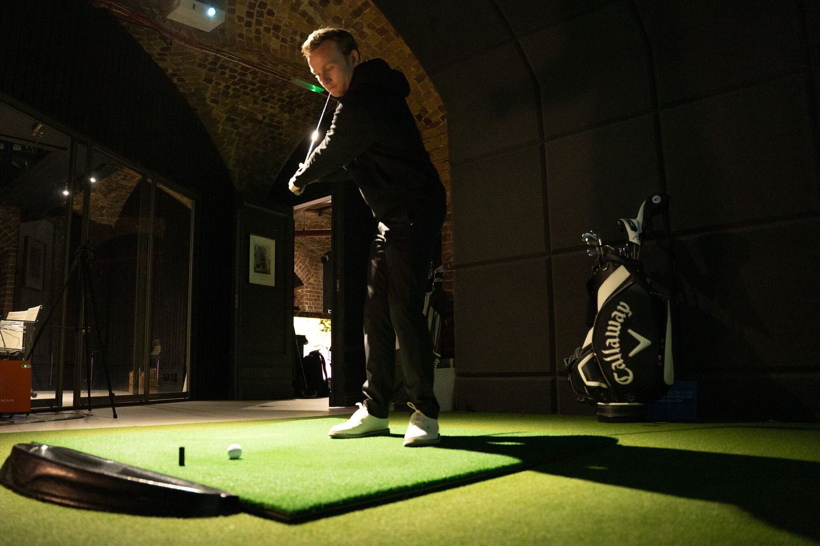 Indoor golf lessons in London