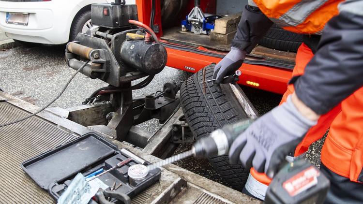 Viking bilberger som plugger punktert dekk.