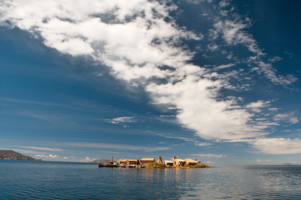 totora-island-titicaca