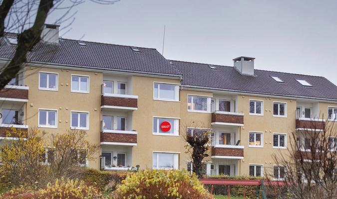 Bolig i Misjonsmarka med solgt-plakat i vinduet