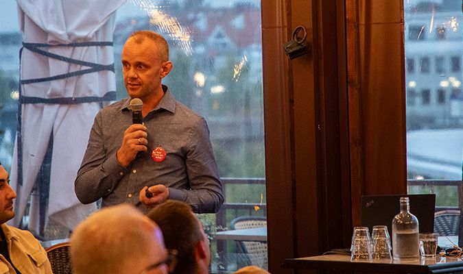 Energirådgiver Roald Riska på kundekveld på Olivia