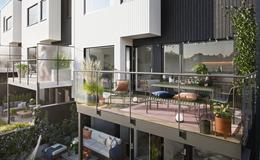 illustrasjon av balkong på planlagt rekkehus i Sandnes