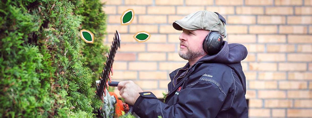 gartner som klipper hekk