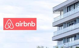 Boligkompleks med airbnb logo