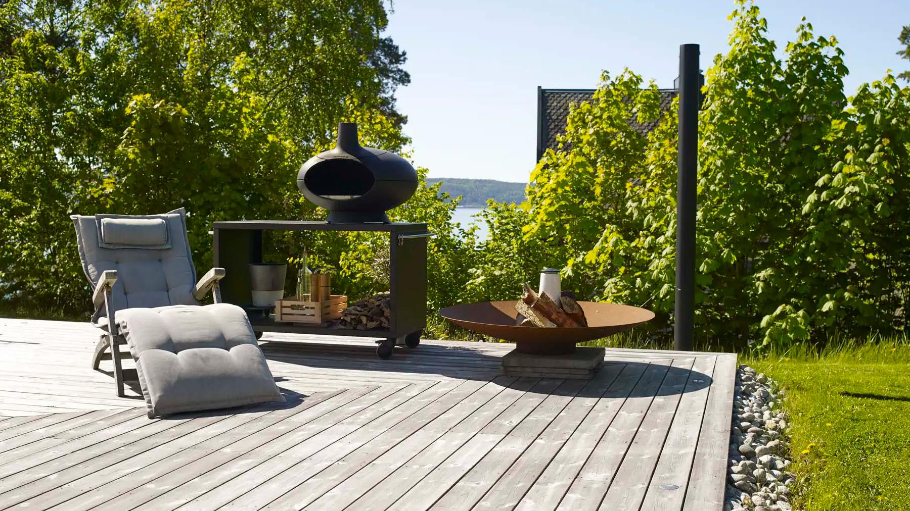 utestol, grill og terrasseplatting i tre