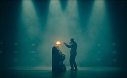 Skjermbilde fra musikkvideoen til Marcellos kjeller