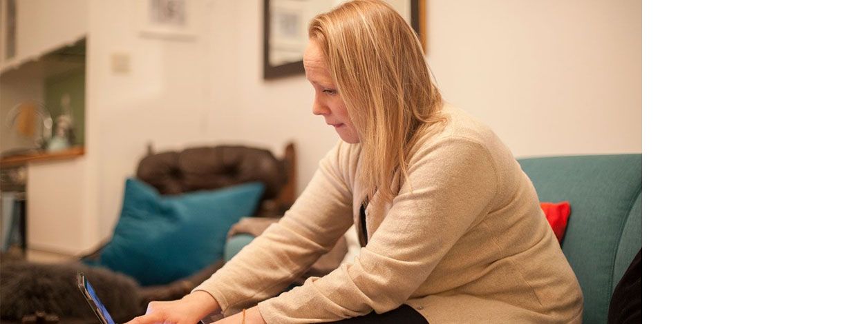 Anne Brit Løland bruker BevarHMS på iPad