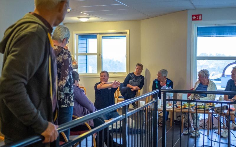 beboere i et borettslag lærer førstehjelp