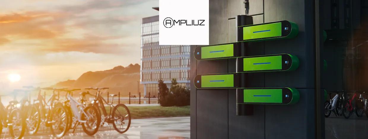 Ladeskap fra Ampliuz hengt opp i fellesområdet til borettslag