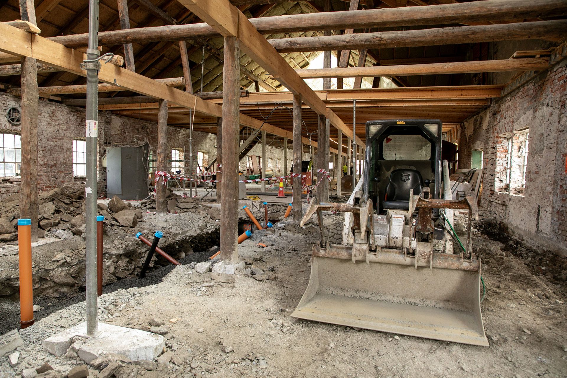 Gulv graves opp i Køhlerlåven på Hillevåg