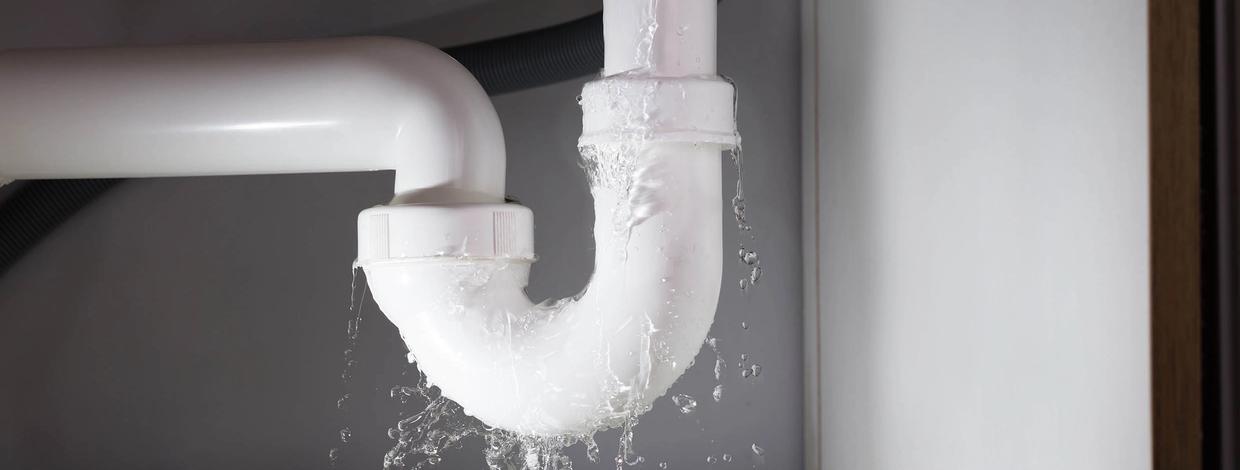 Vannlekkasje fra rør