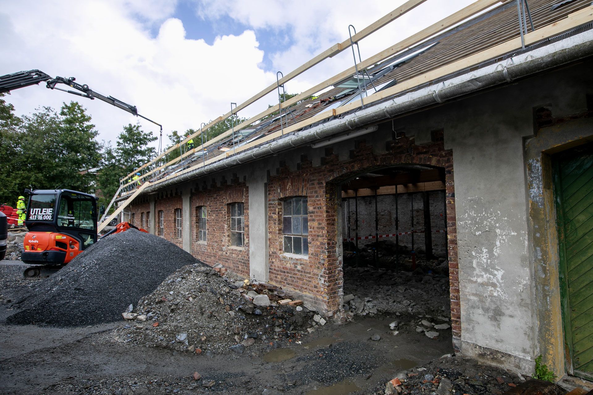 Utvendig arbeid på Køhlerlåven i Hillevåg.