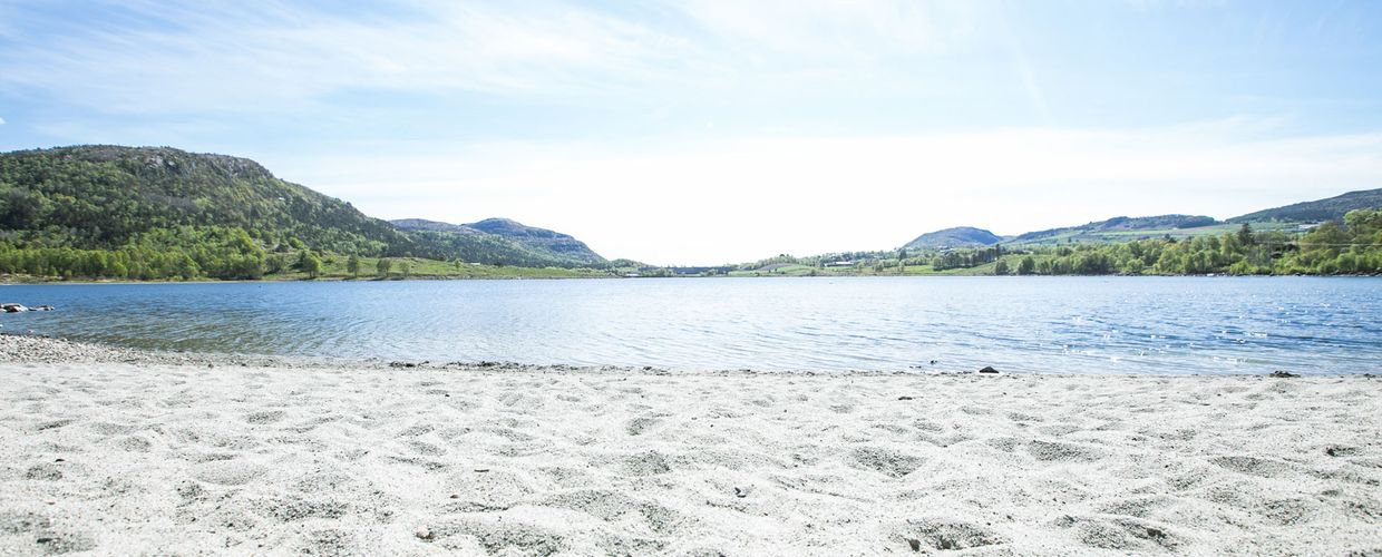 Stranden ved Frøylandsvannet, like ved Frøylandsstien på Hommersåk