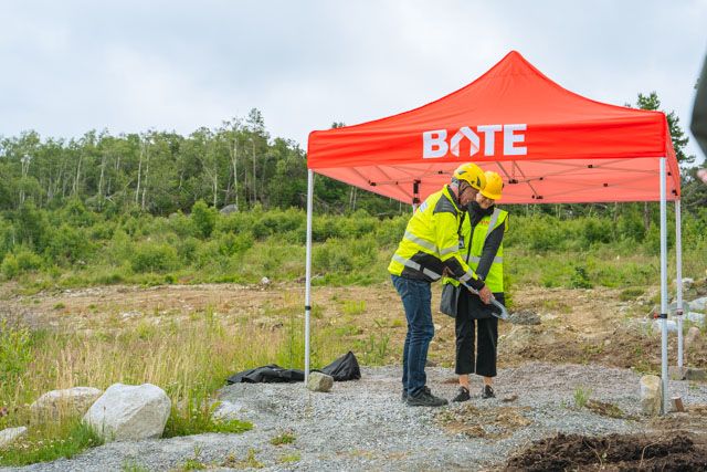 Første spadestikk for de nye leilighetene i Skogens ro