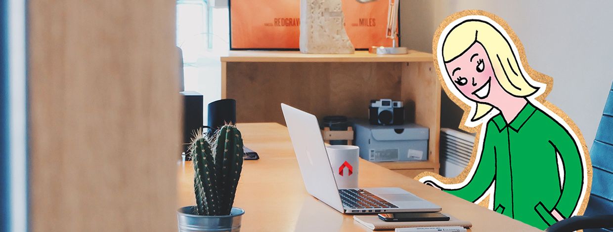 Illustrasjon av dame foran pc på kontor