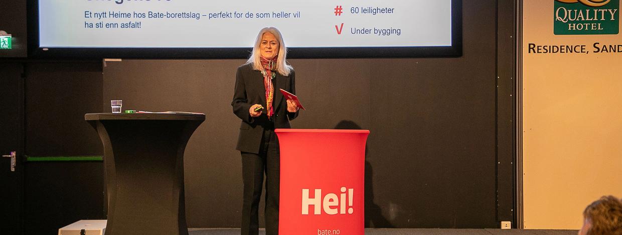 Merete Eik på talerstolen