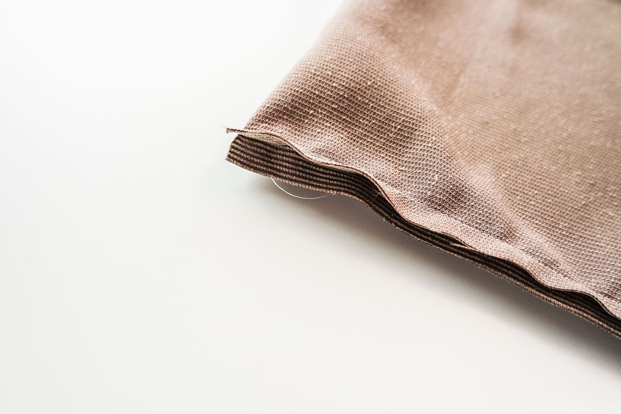 Brettet stoff med støm