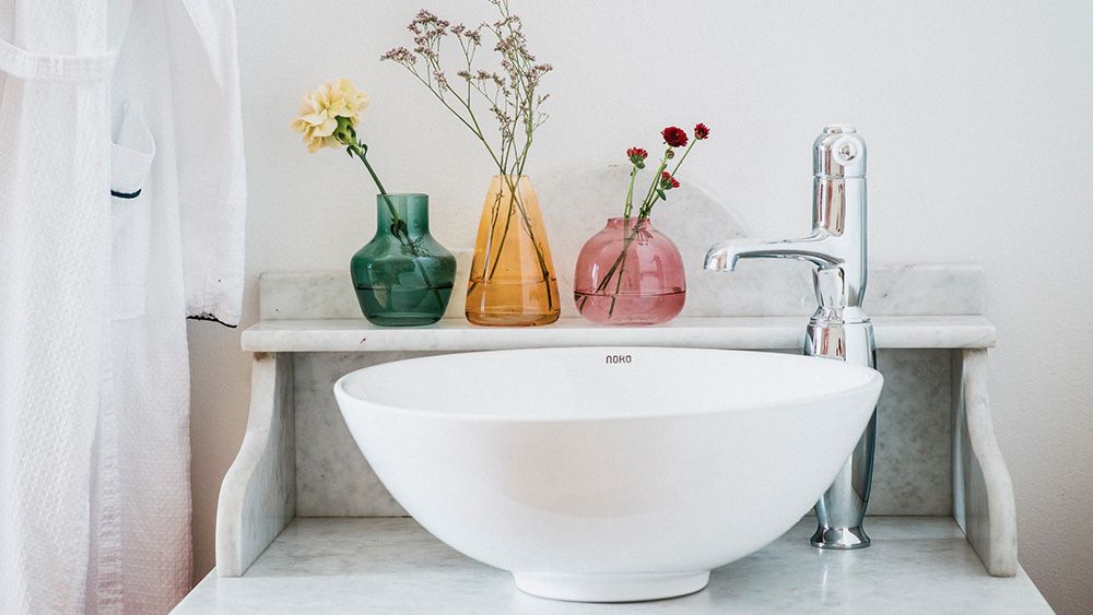 fargerike glass over vask