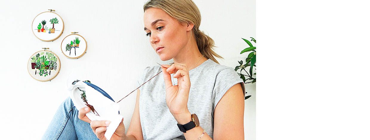 Ingrid Bergtun broderer