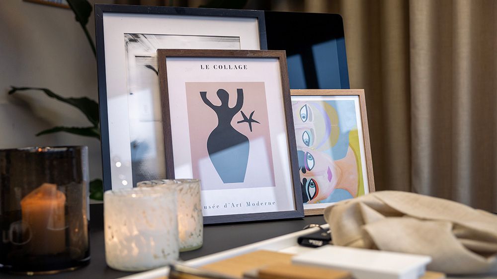 innrammede bilder i ulike størrelser