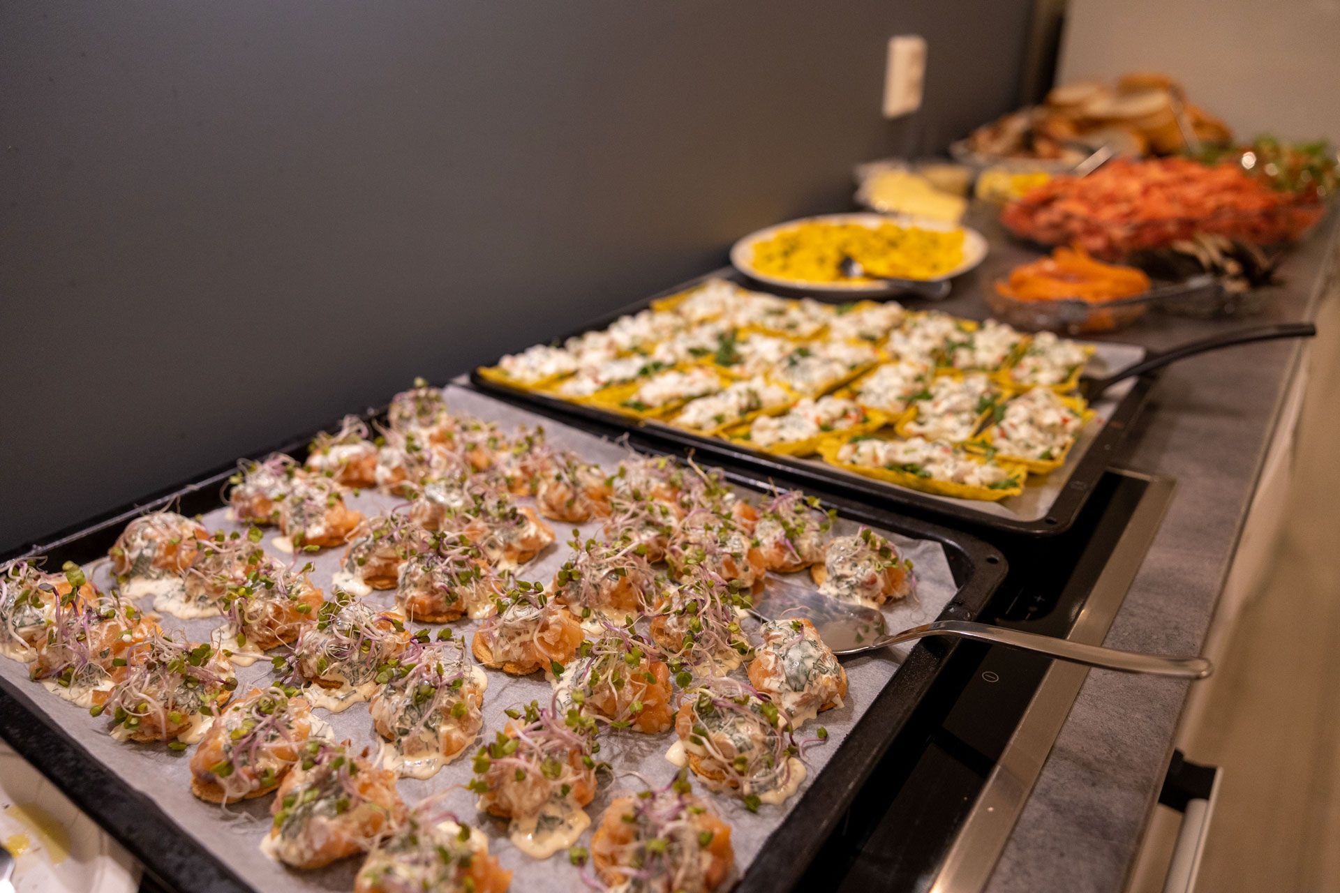 Sjømatretter på brett