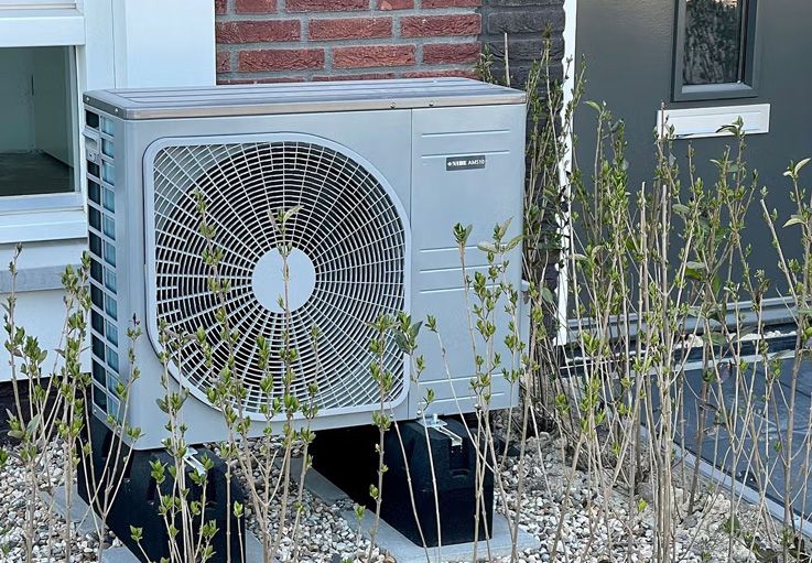 Varmepumper utenfor rekkehus