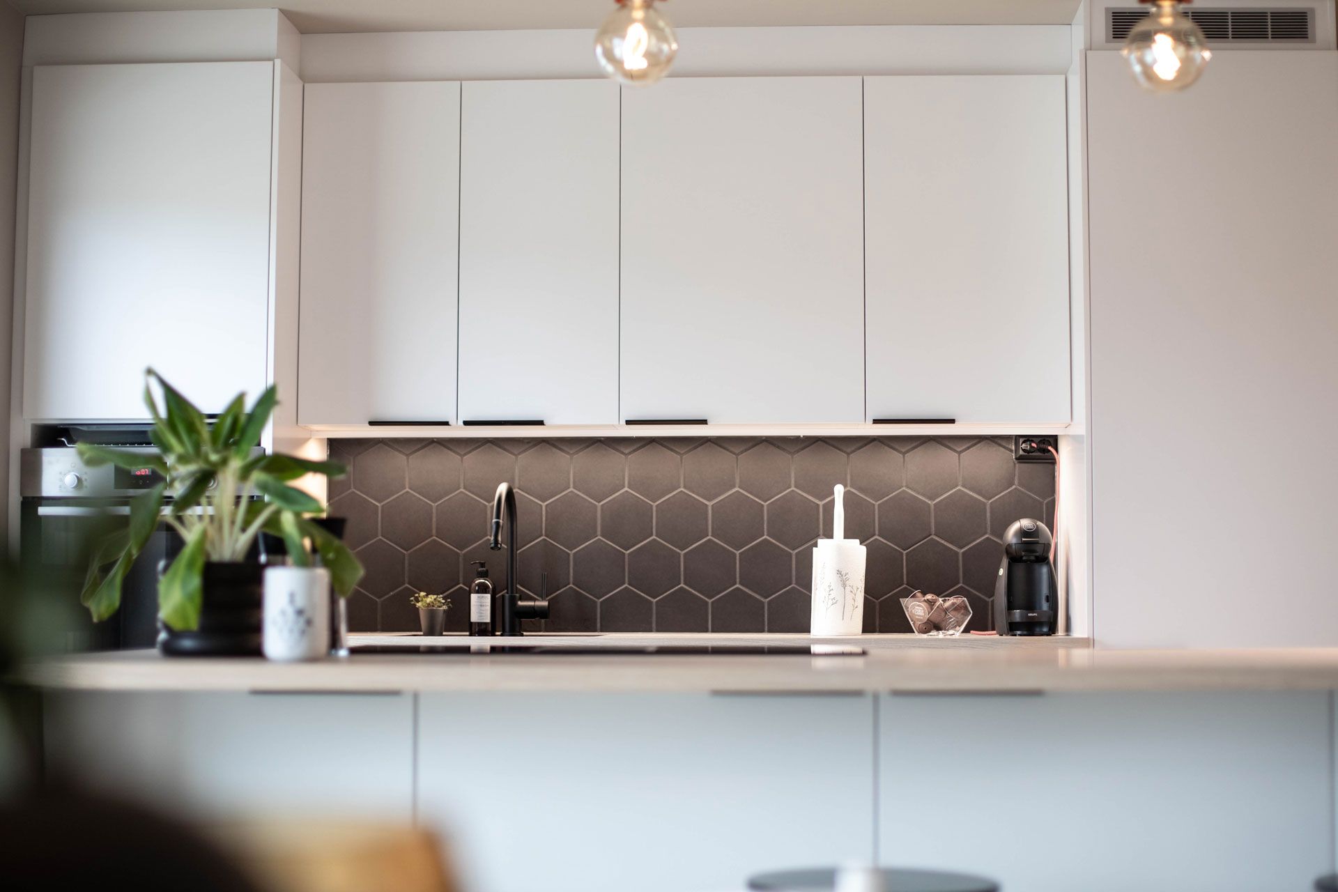 Hvitt kjøkken i rekkehus