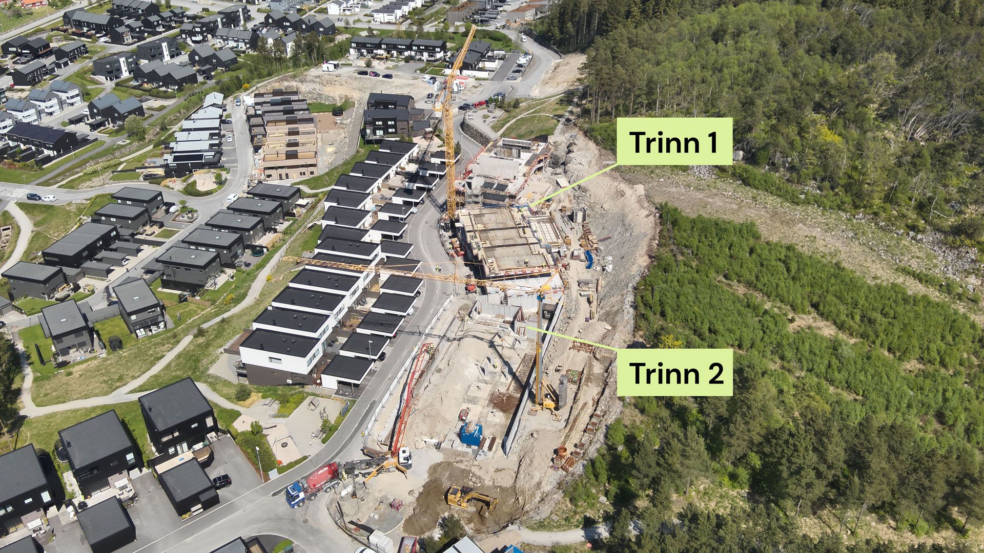 De to byggetrinnene i Skogens ro - bilde tatt mai 2025