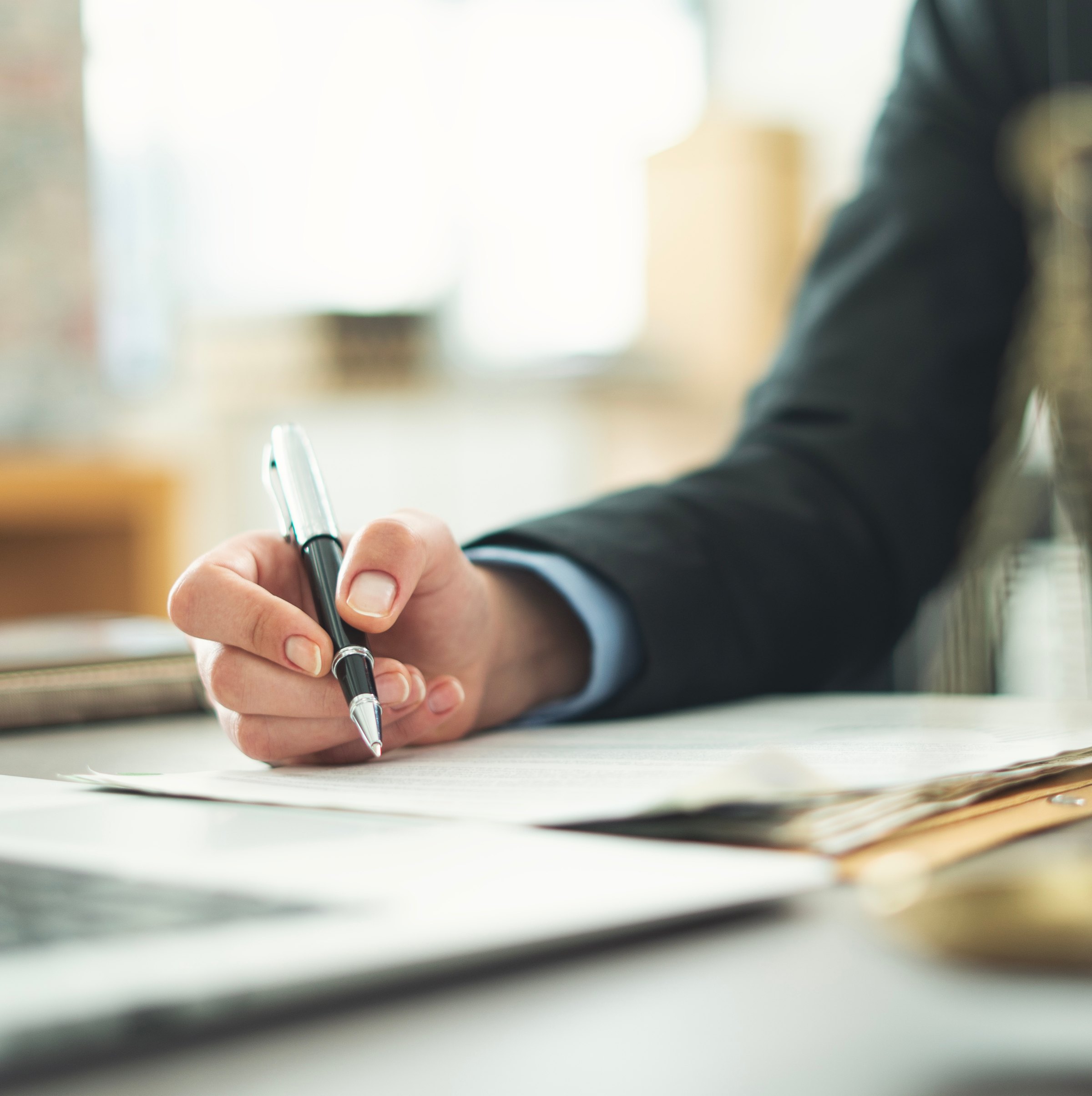 aed verplichting jurist met pen