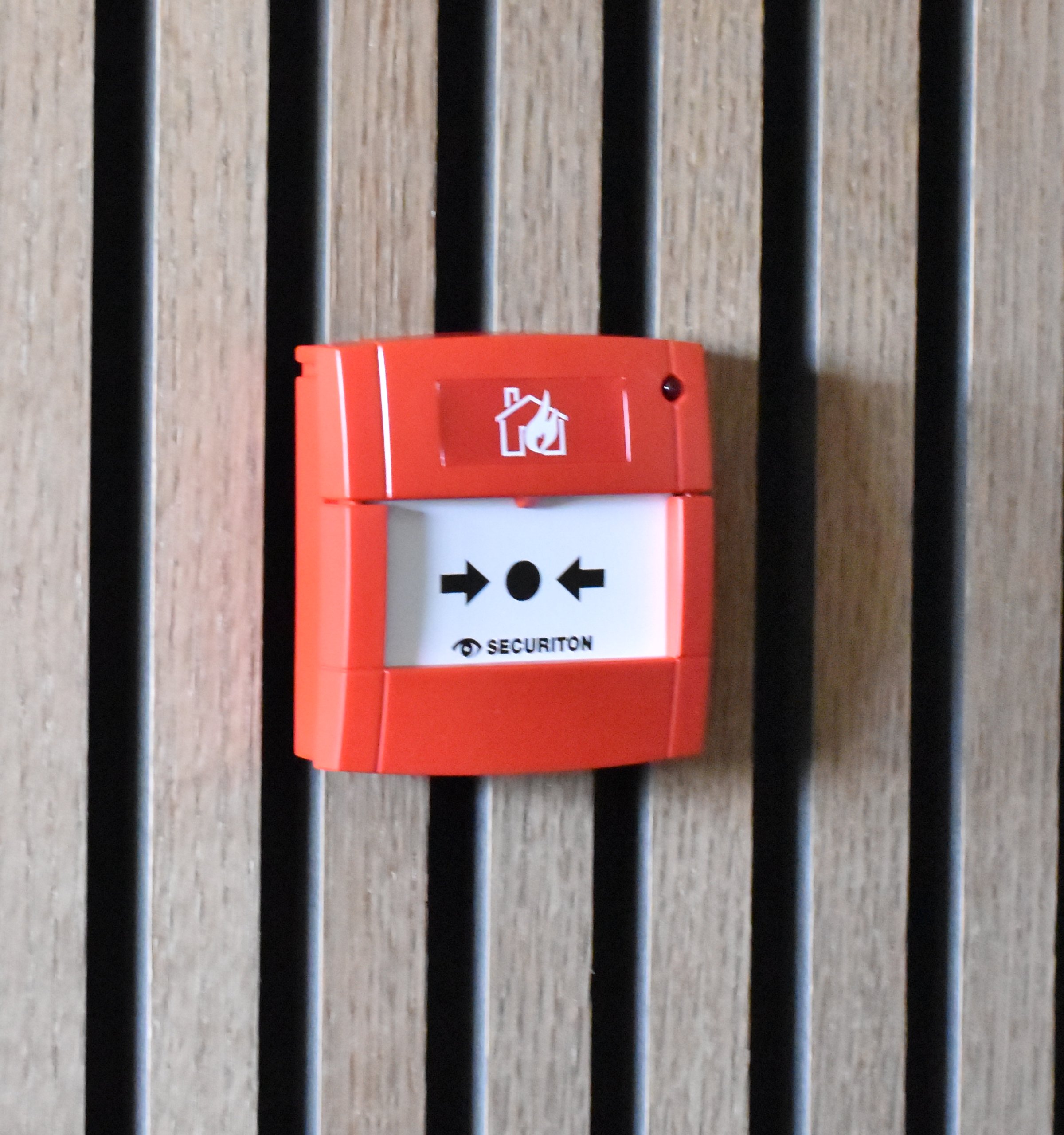 handbrandmelder muur