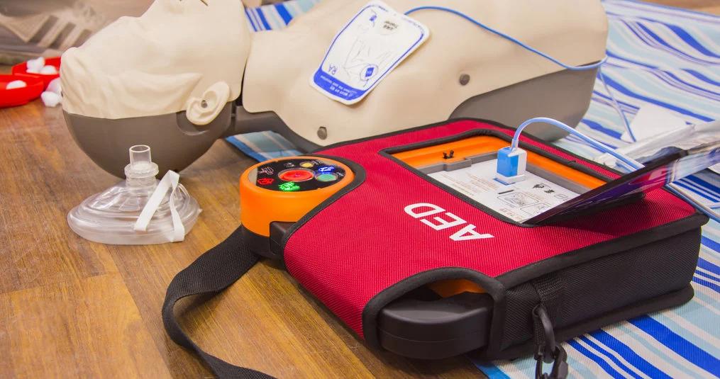 Bel 112 en start direct met reanimatie.