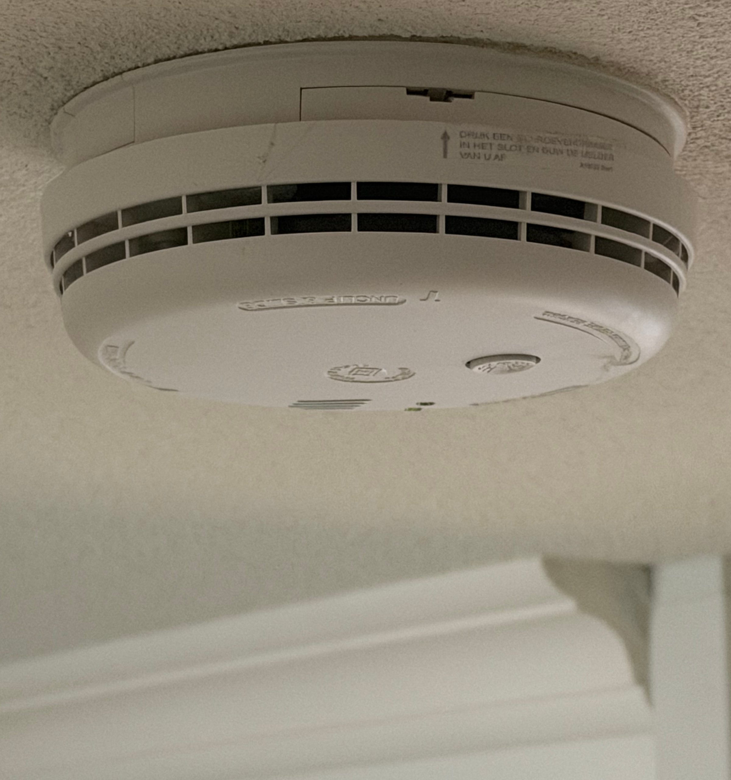 rookmelder aan plafond