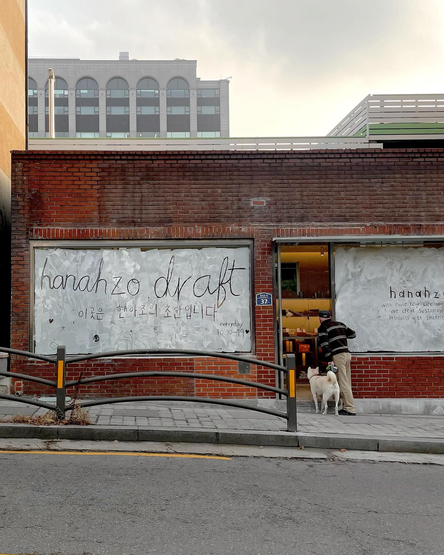 首爾北村 hanahzo「draft_1 : Bukchon」門市裝修中、仍在建造的店內樣貌