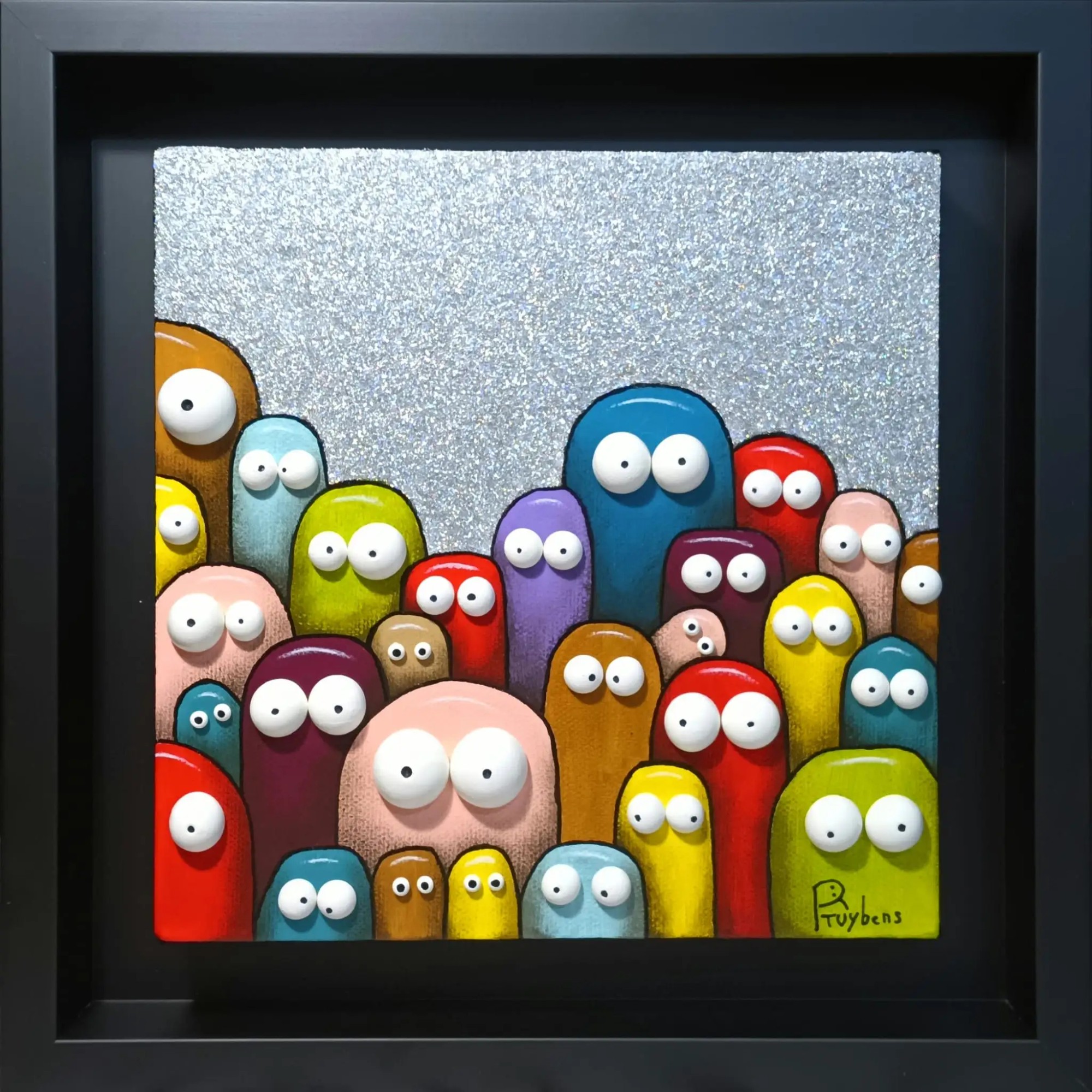 Foule compacte de personnages colorés aux yeux ronds en relief sur fond argenté
