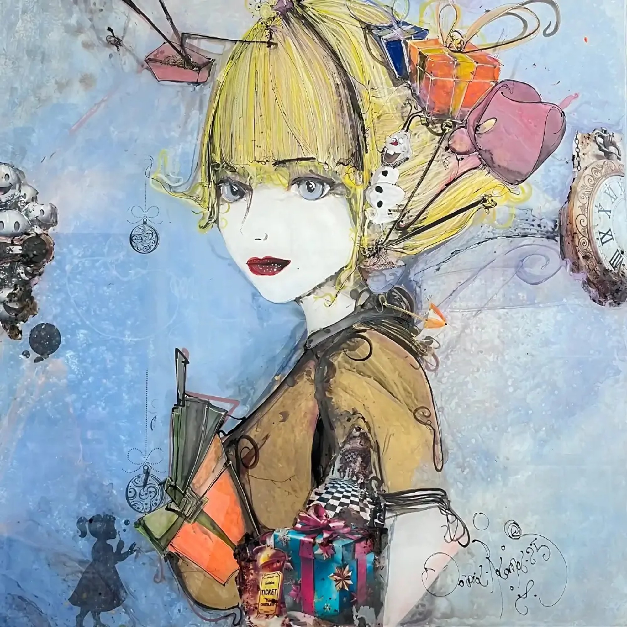 Portrait féminin blond en technique mixte, lèvres rouges, éléments collés de cadeaux colorés sur fond gris-bleu nuancé