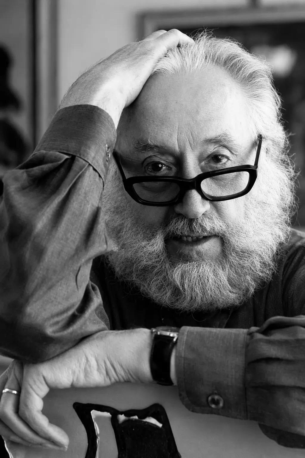 Portait en noir et blanc de l'artiste