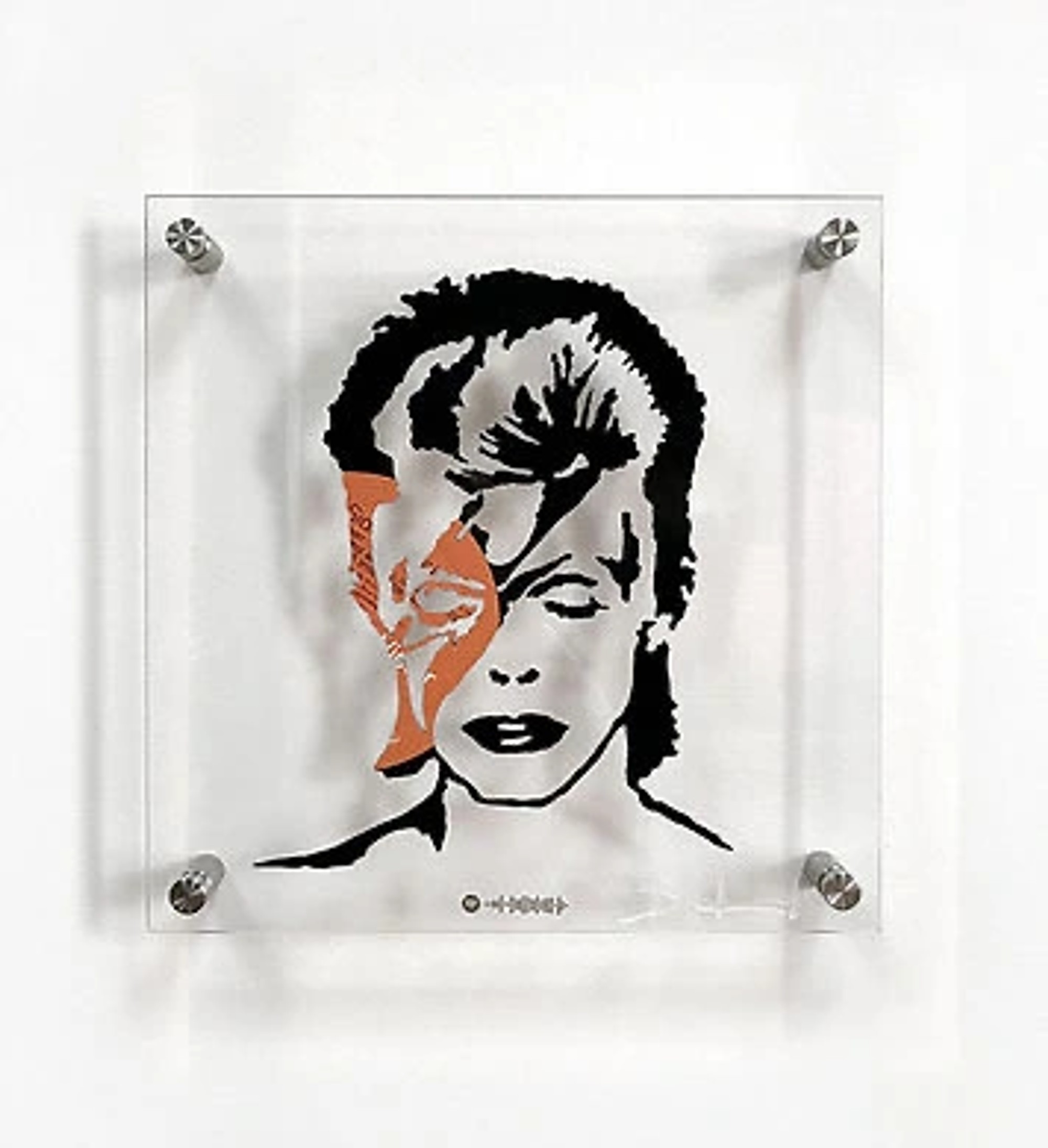 Portrait de David Bowie représentant une composition visuelle et sonore complexe réalisée à partir de disques vinyles.
