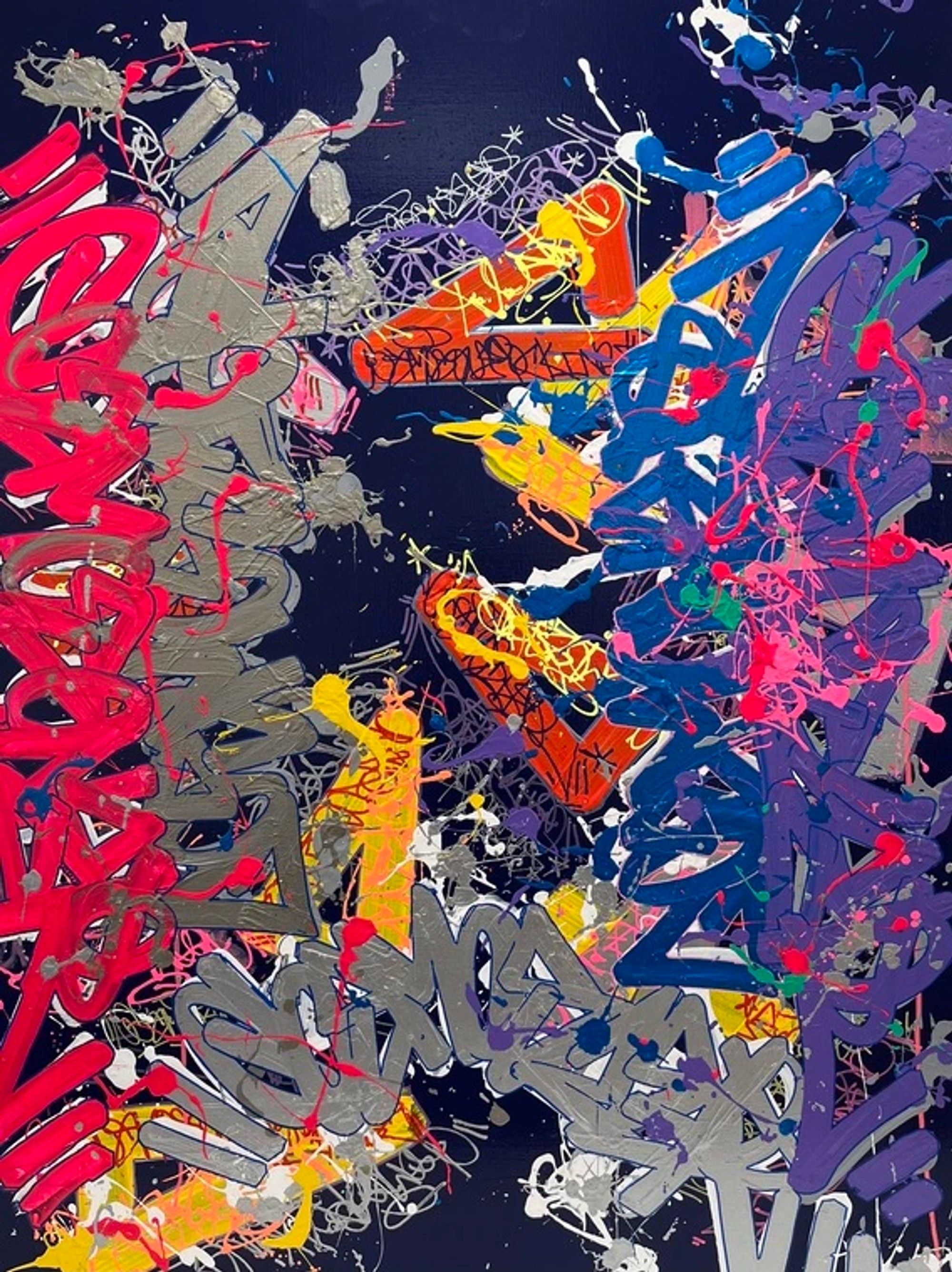 Calligraphies abstraites en rouge, bleu et gris sur fond bleu profond entrelacées de touches jaunes et violettes - dualité chromatique expressive de l'art contemporain urbain de Cosmos.