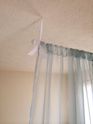 How To Hang Curtains In A Dorm, How Do You Hang Curtains In A Dorm Room
