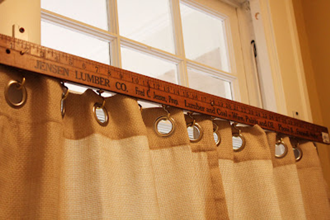 DIY Curtain Rod - Hooks  Unique curtains, Diy curtain rods, Diy