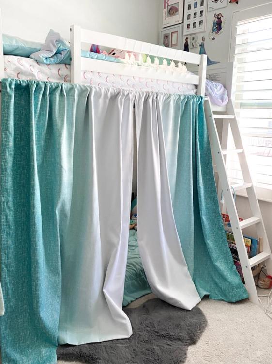 Bunk bed privacy curtains to the floor