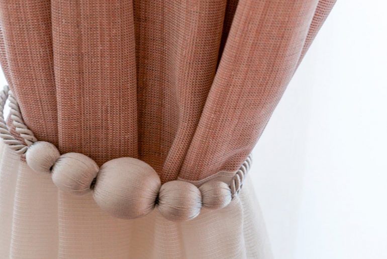 5 Easy and Stylish DIY Curtain Tieback Ideas