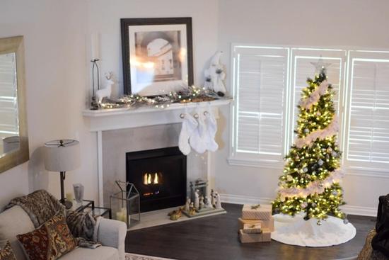 25 Ideas & Tricks: Christmas Decorating for Small Apartments