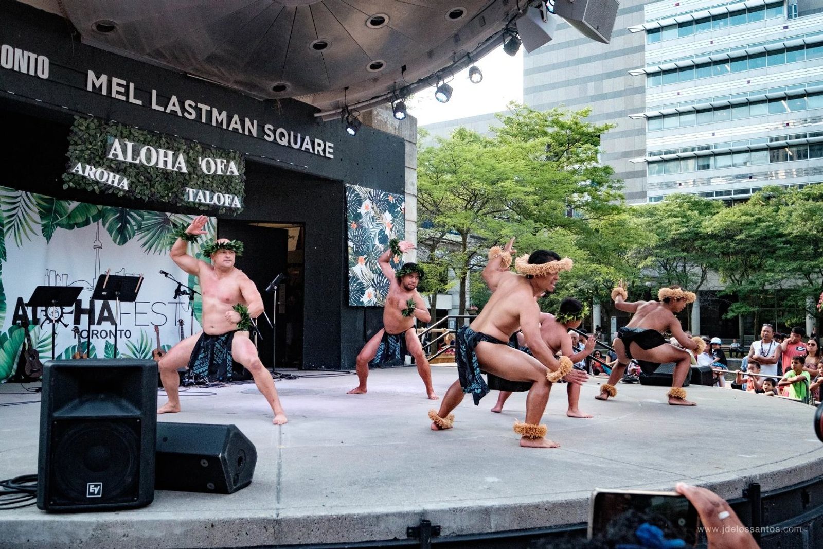 Māhoe hula kahiko performers on the AlohaFest Toronto stage
