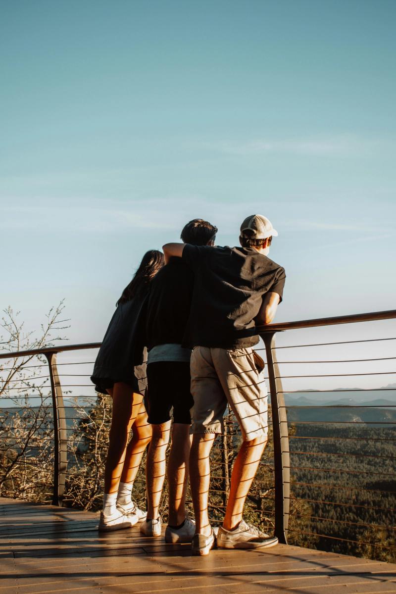 Traveling company