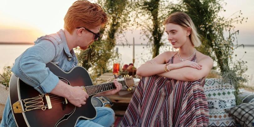 Como tocar música de ouvido no violão: dicas para iniciantes