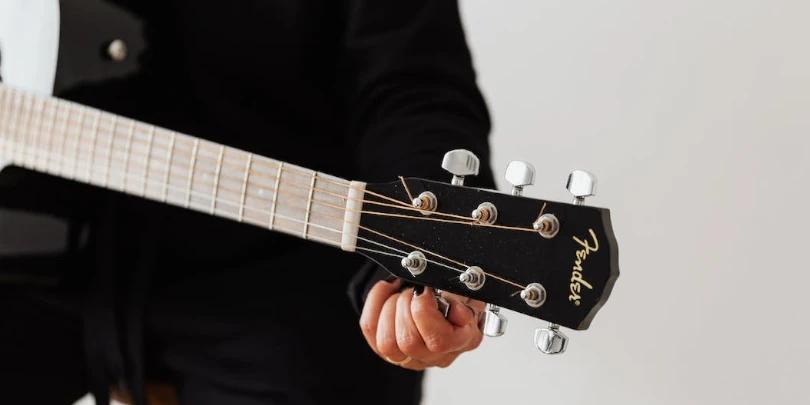 Como afinar seu violão: um guia passo a passo para iniciantes