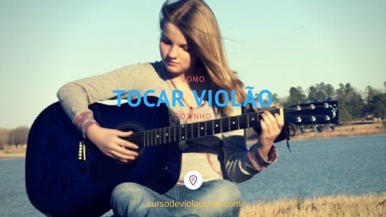 Guia completo para aprender a tocar violão sozinho: dicas, teoria musical e escolha do instrumento