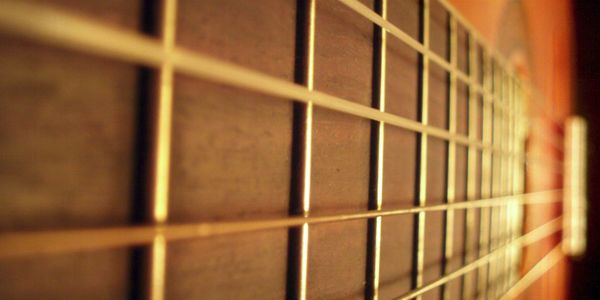 Guia completo: Tudo o que você precisa saber antes de comprar um violão