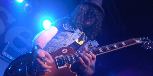 Slash: Descubra seus 10 melhores solos e aprenda a aprimorar sua técnica de guitarra e violão